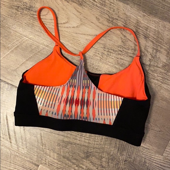 Racer back Sports Bra - Picture 2 of 3